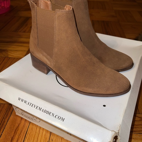 Steve Madden chelsea boots - Picture 2 of 3